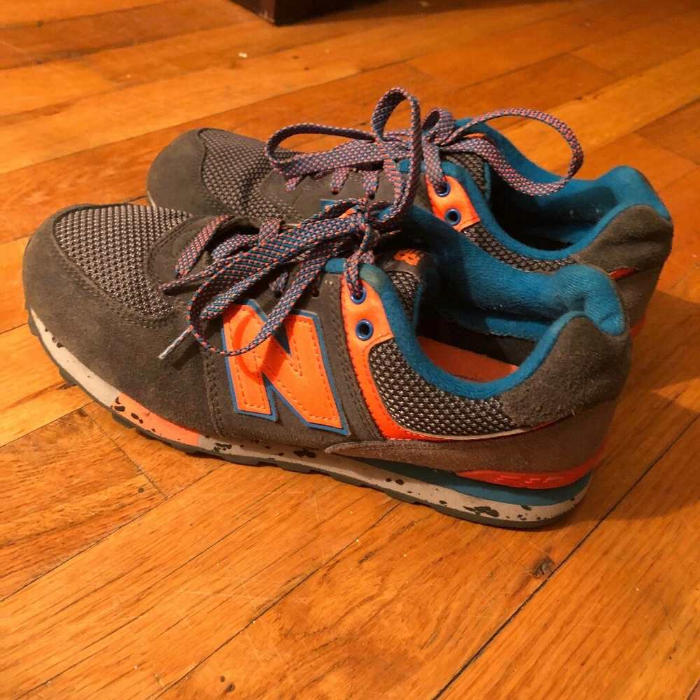 Sneakers - Picture 2 of 5
